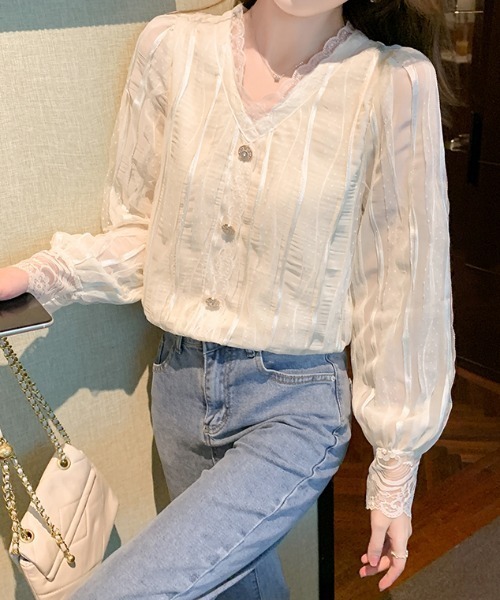 LUCPY(ラクピー)の「レースネックシアーストライプブラウス(シャツ/ブラウス・レディース・ホワイト・SMALL/MEDIUM/LARGE/X-LARGE)」の2枚目の写真