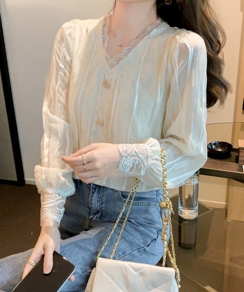 LUCPY(ラクピー)の「レースネックシアーストライプブラウス(シャツ/ブラウス・レディース・ホワイト・SMALL/MEDIUM/LARGE/X-LARGE)」の3枚目の写真