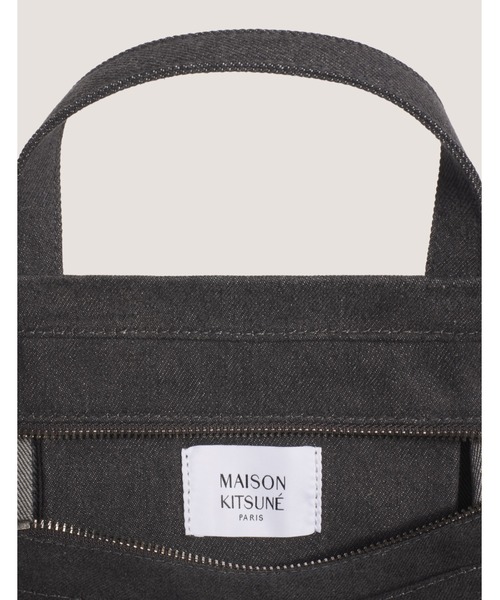 Maison Kitsune（メゾンキツネ）の「PROFILE FOX SMALL TOTE（トートバッグ・メンズ・ブラック系その他・U）」の6枚目の写真