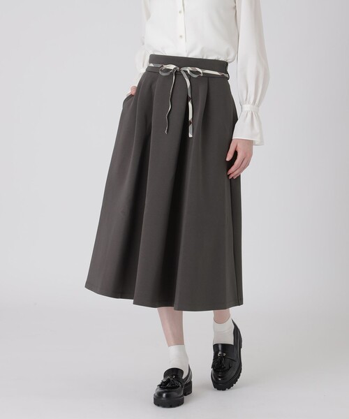 BLUE LABEL CRESTBRIDGE(ブルーレーベルクレストブリッジ)の「ダンボールフレアスカート(スカート・レディース・チャコールグレー/ブラック・36/38)」の1枚目の写真