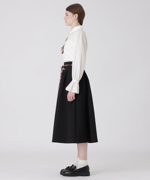 BLUE LABEL CRESTBRIDGE(ブルーレーベルクレストブリッジ)の「ダンボールフレアスカート(スカート・レディース・チャコールグレー/ブラック・36/38)」の4枚目の写真