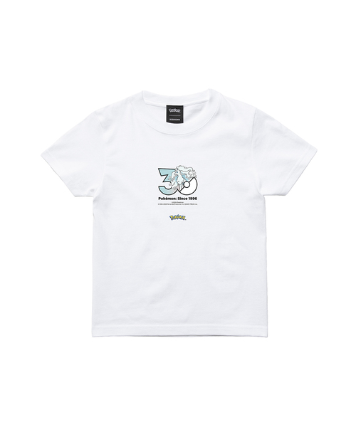 ZOZOSPOT(ゾゾスポット)の「Pokemon 30th Anniversary 1025 T-shirt 「キュウコン(アローラのすがた)」(Tシャツ/カットソー・レディース・ホワイト・SMALL/MEDIUM/LARGE/X-LARGE/XX-LARGE/XXX-LARGE/100cm/110cm/120cm/130cm/140cm/150cm/160cm)」の2枚目の写真