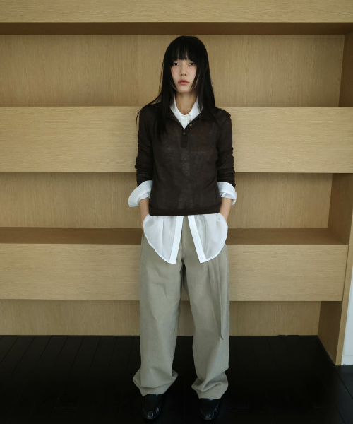 LYNTE(リンテ)の「ボタンハイネックトップス(ブラウン)(ポロシャツ・レディース・その他・FREE)」の3枚目の写真