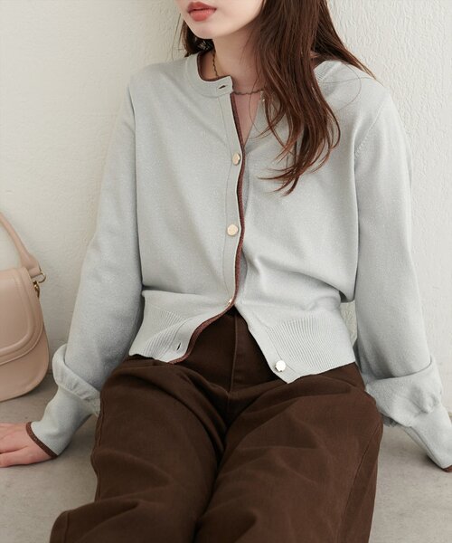 natural couture（ナチュラルクチュール）の「配色ラメクルーネックカーディガン（カーディガン/ボレロ・レディース・ライトベージュ/サックスブルー/グレイッシュベージュ/ブラウン・FREE）」の6枚目の写真