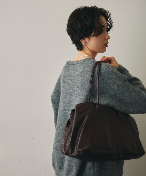 Trish(トリッシュ)の「レザーライクビッグボストンBag(ボストンバッグ・レディース・ブラック/ボルドー・FREE)」の20枚目の写真