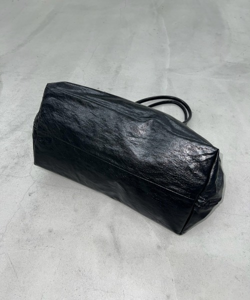 Trish(トリッシュ)の「レザーライクビッグボストンBag(ボストンバッグ・レディース・ブラック/ボルドー・FREE)」の4枚目の写真