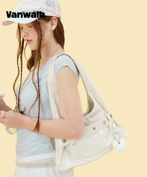 VANWALK（バンウォーク）の「MILKY バックルトートバッグ（ホワイト）（トートバッグ・レディース・その他・FREE）」の4枚目の写真