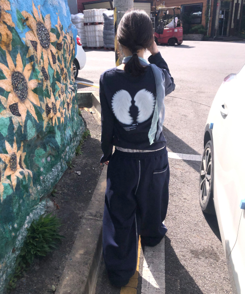 SEW-B（ソービー）の「セミクロップド SE.WINGS 長袖Tシャツ [ネイビー]（Tシャツ/カットソー・レディース・その他・FREE）」の6枚目の写真
