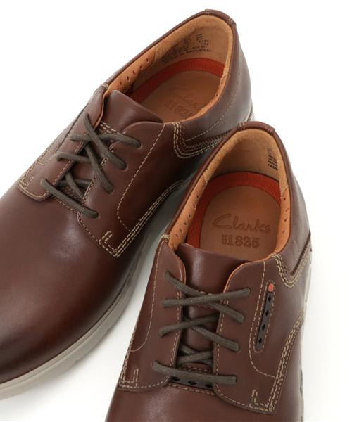 Clarks(クラークス)の「UnByner Lane / UNバイナーレーン (ダークブラウンレザー)(ドレスシューズ・メンズ・ブラウン・7.5/10/9/11/6/8/8.5/7/6.5/10.5/12/9.5)」の2枚目の写真