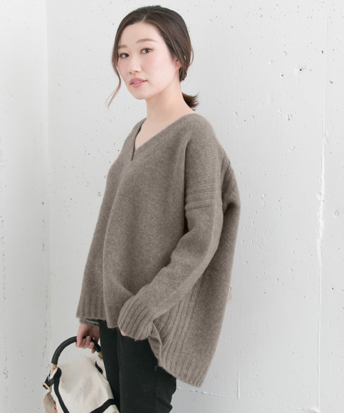 URBAN RESEARCH（アーバンリサーチ）の「UR ヤクVネックワイドニット