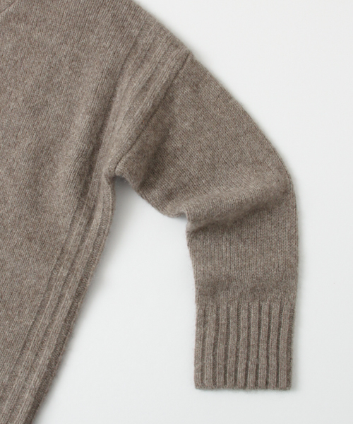 URBAN RESEARCH（アーバンリサーチ）の「UR ヤクVネックワイドニット