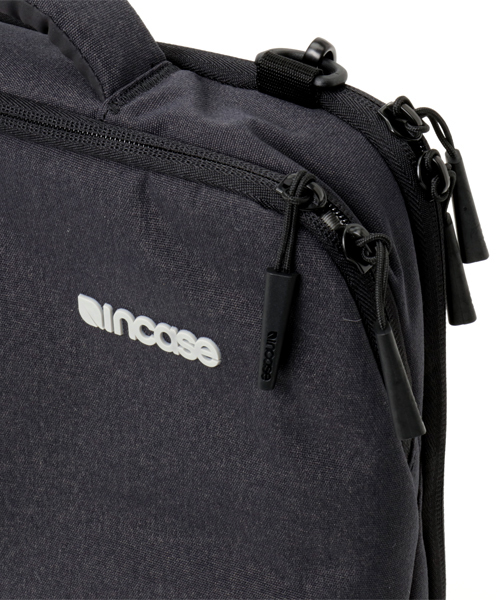 incase(インケース)の「CL60653 Reform Tensaerlite Brief 13(ショルダーバッグ・メンズ・ブラック・ONE SIZE)」の8枚目の写真