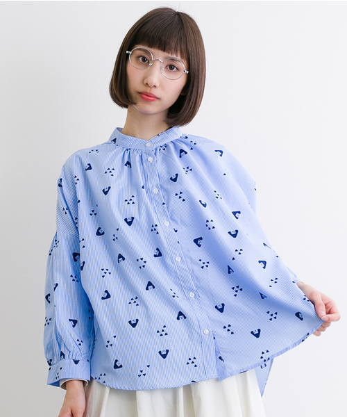 MERLOT（メルロー）の「おにぎりころころサーキュラーブラウス2213（シャツ/ブラウス・レディース・ホワイト/ライトブルー・FREE）」の2枚目の写真