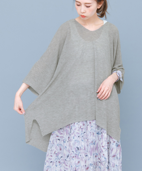 KBF（ケイビーエフ）の「KBF ビッグVネックプルオーバー（ニット/セーター・レディース・ブラック/ベージュ系その他/トップグレー・ONE）」の3枚目の写真