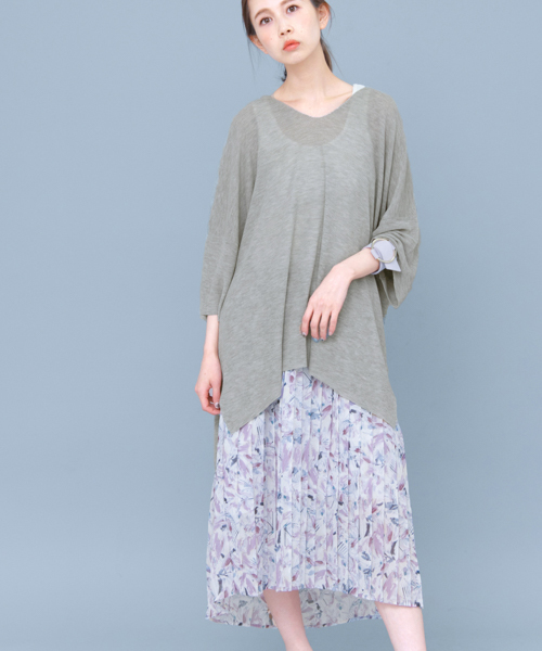 KBF（ケイビーエフ）の「KBF ビッグVネックプルオーバー（ニット/セーター・レディース・ブラック/ベージュ系その他/トップグレー・ONE）」の6枚目の写真