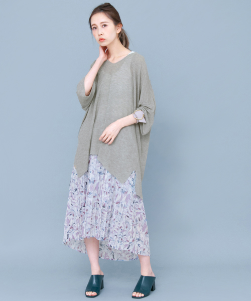 KBF（ケイビーエフ）の「KBF ビッグVネックプルオーバー（ニット/セーター・レディース・ブラック/ベージュ系その他/トップグレー・ONE）」の7枚目の写真