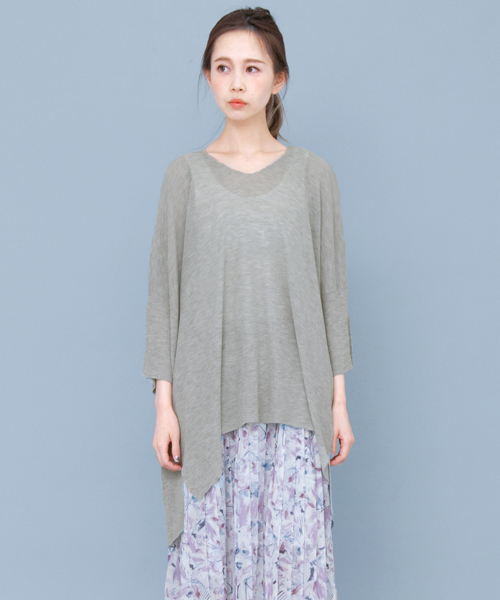 KBF（ケイビーエフ）の「KBF ビッグVネックプルオーバー（ニット/セーター・レディース・ブラック/ベージュ系その他/トップグレー・ONE）」の18枚目の写真