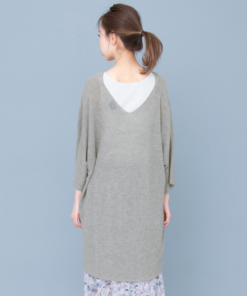 KBF（ケイビーエフ）の「KBF ビッグVネックプルオーバー（ニット/セーター・レディース・ブラック/ベージュ系その他/トップグレー・ONE）」の20枚目の写真