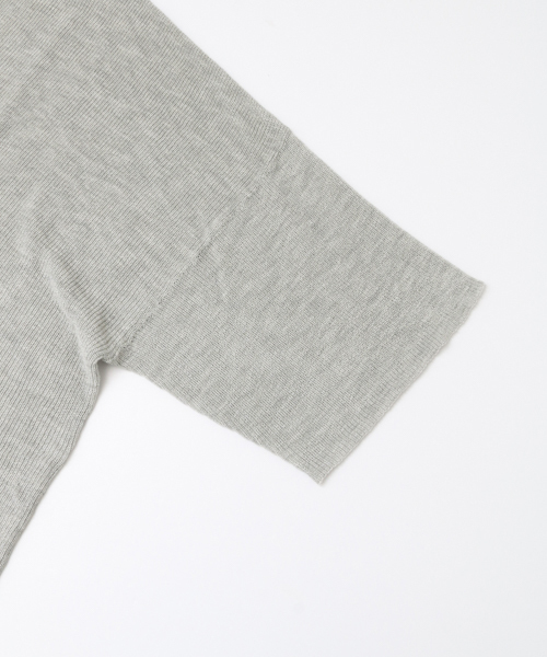 KBF（ケイビーエフ）の「KBF ビッグVネックプルオーバー（ニット/セーター・レディース・ブラック/ベージュ系その他/トップグレー・ONE）」の10枚目の写真