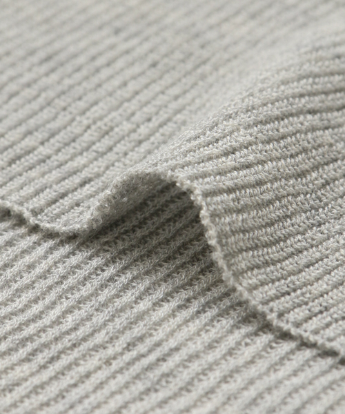 KBF（ケイビーエフ）の「KBF ビッグVネックプルオーバー（ニット/セーター・レディース・ブラック/ベージュ系その他/トップグレー・ONE）」の13枚目の写真