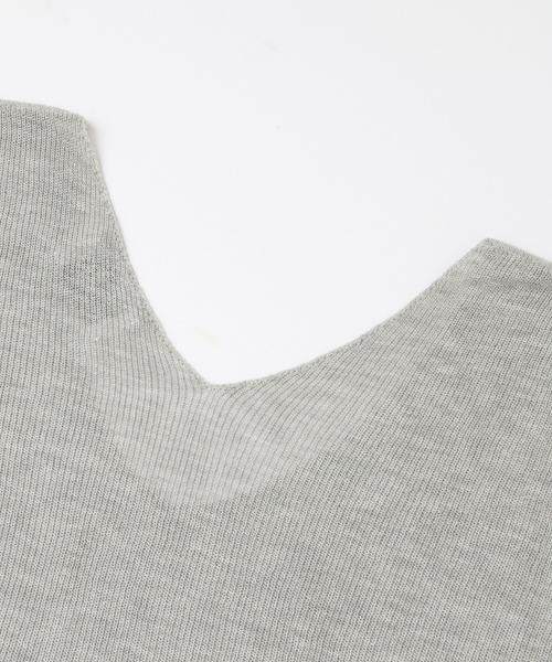 KBF（ケイビーエフ）の「KBF ビッグVネックプルオーバー（ニット/セーター・レディース・ブラック/ベージュ系その他/トップグレー・ONE）」の14枚目の写真