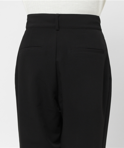 AZUL by moussy(アズールバイマウジー)の「タックハイウエストデニムパンツ(デニムパンツ・レディース・ブラック/ネイビー・MEDIUM/LARGE/SMALL)」の4枚目の写真