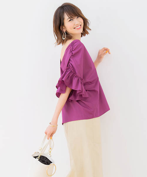 Pierrot(ピエロ)の「フリル袖切り替え ノーカラーシャーリングブラウス(シャツ/ブラウス・レディース・ネイビー/オフホワイト/グリーン/ボルドー/グレイッシュベージュ/パープル系その他・M/L)」の12枚目の写真