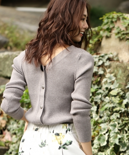 Andemiu(アンデミュウ)の「2WAYファーボタンプルオーバー/カーディガン777402(カーディガン/ボレロ・レディース・ブラック/ライトグレー/ピンク・FREE)」の6枚目の写真