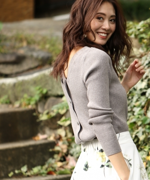 Andemiu(アンデミュウ)の「2WAYファーボタンプルオーバー/カーディガン777402(カーディガン/ボレロ・レディース・ブラック/ライトグレー/ピンク・FREE)」の5枚目の写真