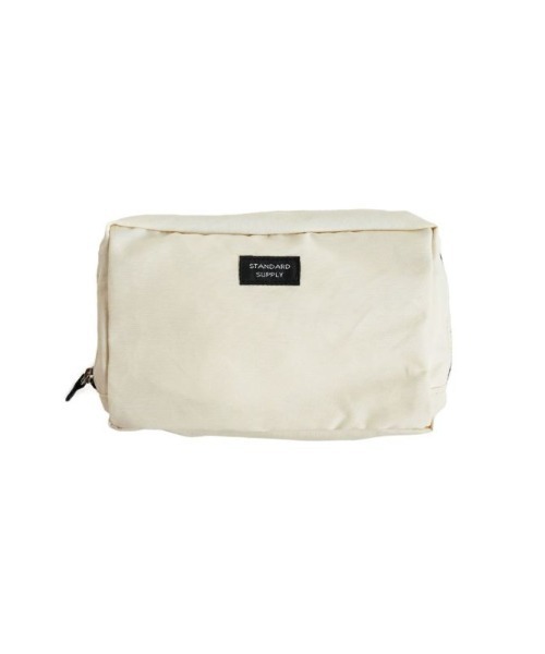 STANDARD SUPPLY（スタンダードサプライ）の「スタンダードサプライ / SIMPLICITY シンプリシティ / SQUARE POUCH L スクエアポーチL（ポーチ・レディース・ホワイト/ブラック/ベージュ/グレー/イエロー/ダークネイビー/ダークパープル/グリーン/チャコールグレー/モカ/ブルー/サファリグリーン/レンガ/マスタード/レッド/グリーン系その他/コーラルピンク/ストーン/サンドベージュ/オレンジ/ライトグレー系/ダークブラウン/キナリ/コバルトブルー/アイボリー/ケリーグリーン・FREE）」の4枚目の写真