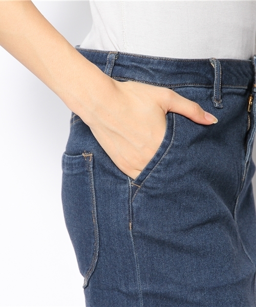 NANO universe(ナノユニバース)の「【VERY12月号掲載 】FF/デニムペンシルスカート(デニムスカート・レディース・インディゴブルー・36/38)」の6枚目の写真