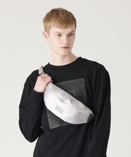 Calvin Klein Jeans Accessory（カルバン・クラインジーンズアクセサリー）の「ストリート ボディ バッグ（ボディバッグ/ウエストポーチ・メンズ・ブラック/シルバー/ブルー/ライトピンク・FREE）」の4枚目の写真