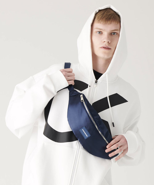 Calvin Klein Jeans Accessory（カルバン・クラインジーンズアクセサリー）の「ストリート ボディ バッグ（ボディバッグ/ウエストポーチ・メンズ・ブラック/シルバー/ブルー/ライトピンク・FREE）」の3枚目の写真