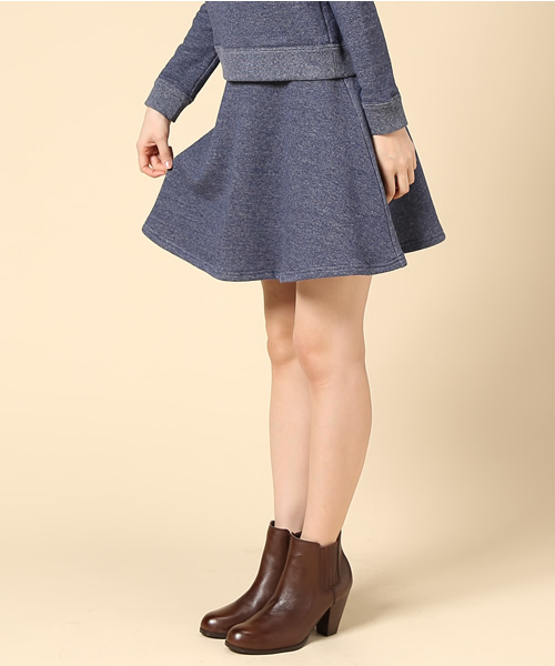 BEAMS LIGHTS Women's（ビームスライツ ウィメンズ）の「BEAMS LIGHTS / 裏毛フレアスカート（スカート・レディース・オフホワイト/グレー/ネイビー・36/38）」の3枚目の写真