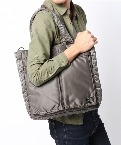 PORTER（ポーター）の「PORTER TANKER 2WAY TOTE BAG <B印 YOSHIDA SELECT>（トートバッグ・メンズ・ブラック系その他・ONE SIZE）」の2枚目の写真