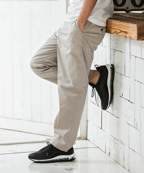 1PIU1UGUALE3 RELAX (ウノピゥウノウグァーレトレ リラックス)の「1PIU1UGUALE3 RELAX(ウノピゥウノウグァーレトレ)リラックスワイドパンツ(その他パンツ・メンズ・ブラック/グレー/ベージュ・SMALL/MEDIUM/LARGE)」の1枚目の写真