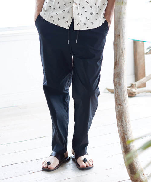 1PIU1UGUALE3 RELAX (ウノピゥウノウグァーレトレ リラックス)の「1PIU1UGUALE3 RELAX(ウノピゥウノウグァーレトレ)リラックスワイドパンツ(その他パンツ・メンズ・ブラック/グレー/ベージュ・SMALL/MEDIUM/LARGE)」の2枚目の写真