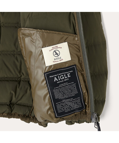 AIGLE（エーグル）の「撥水 チューブダウン スタンドカラー ジャケット（ダウンジャケット/コート・メンズ・カーキ/ワイン/ダークネイビー・SMALL/MEDIUM/LARGE/X-LARGE）」の9枚目の写真