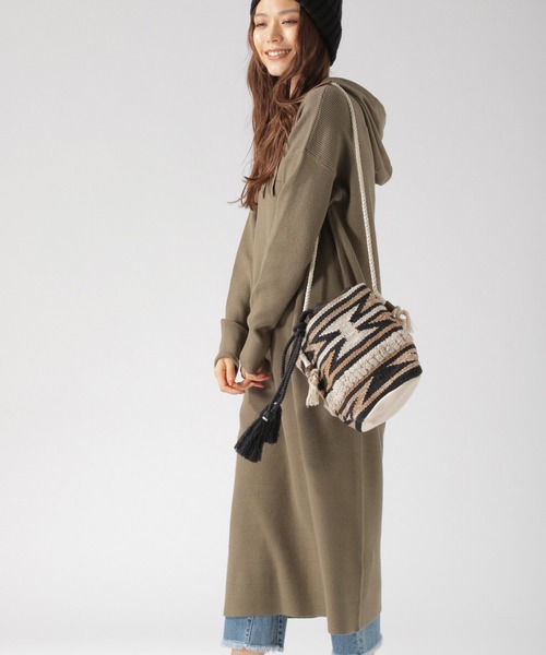 BAYFLOW(ベイフロー)の「ワッフルガラニットワンピース(ワンピース・レディース・カーキ/オフホワイト/チャコール・FREE)」の13枚目の写真