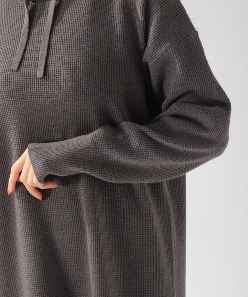 BAYFLOW(ベイフロー)の「ワッフルガラニットワンピース(ワンピース・レディース・カーキ/オフホワイト/チャコール・FREE)」の20枚目の写真
