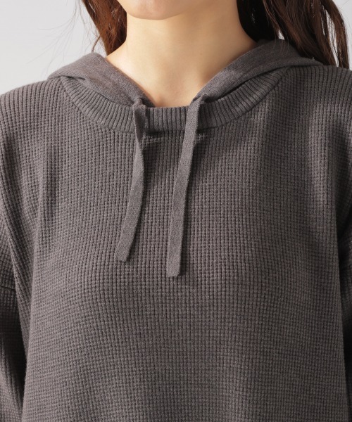 BAYFLOW(ベイフロー)の「ワッフルガラニットワンピース(ワンピース・レディース・カーキ/オフホワイト/チャコール・FREE)」の19枚目の写真