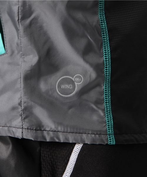 PUMA（プーマ）の「IT 裏付きウーブンジャケット - evo TRG（ナイロンジャケット・メンズ・ブラック/レッド/イエロー・LARGE/SMALL/MEDIUM/XO/O）」の7枚目の写真