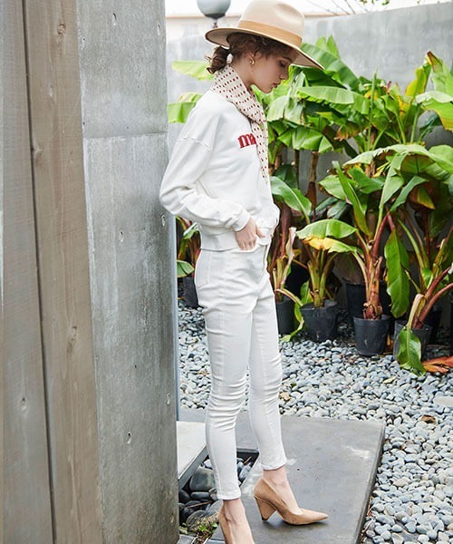 EIMY ISTOIRE（エイミーイストワール）の「ドットスカーフ付きロゴスエットプルオーバー（スウェット・レディース・ホワイト/ブラック/ベージュ/ネイビー/ピンク・FREE）」の7枚目の写真