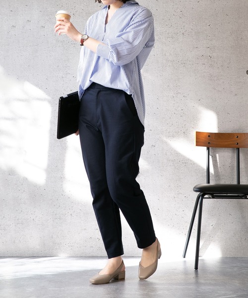 menue(メヌエ)の「スクエアトゥ Vカット バックバンドパンプス(パンプス・レディース・グレイッシュベージュ/ナチュラル/シルバー/パイソン/ブラック・24.0cm/26.0cm/21.5cm/25.5cm/23.5cm/22.0cm/25.0cm/22.5cm/23.0cm/24.5cm)」の9枚目の写真