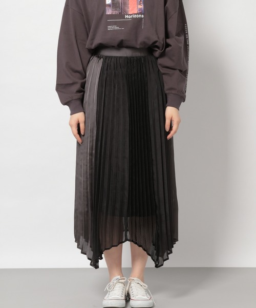PAGEBOY(ページボーイ)の「イソザイシアープリーツスカート(スカート・レディース・オフホワイト/ブラック/パープル・FREE)」の8枚目の写真