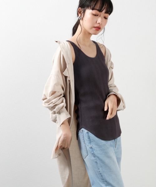 LOWRYS FARM（ローリーズファーム）の「バックオープンタンク　879404（タンクトップ・レディース・チャコールグレー/ブラウン/ピンク/アイボリー・FREE）」の2枚目の写真