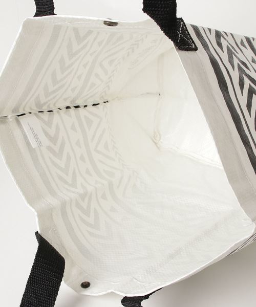 JACK & MARIE（ジャックアンドマリー）の「JACK & MARIE フリートートバックﾞS TP（トートバッグ・レディース・ホワイト/ネイビー/ブルー系その他/ブラック・ONE SIZE）」の6枚目の写真