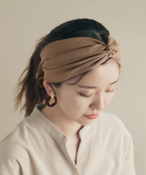 SMELLY(スメリー)の「バックリボンヘアターバン(ヘアバンド・レディース・ブラック/ベージュ・-)」の3枚目の写真