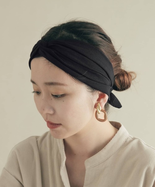 SMELLY(スメリー)の「バックリボンヘアターバン(ヘアバンド・レディース・ブラック/ベージュ・-)」の4枚目の写真