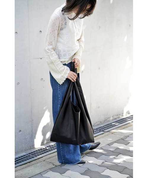 DEVICE（デバイス）の「【WEARISTA じーたー×DEVICE コラボ】Rename ソフトフェイクレザー トート マルシェバッグ（トートバッグ・メンズ・ブラック/ベージュ/チャコールグレー・L/M）」の14枚目の写真